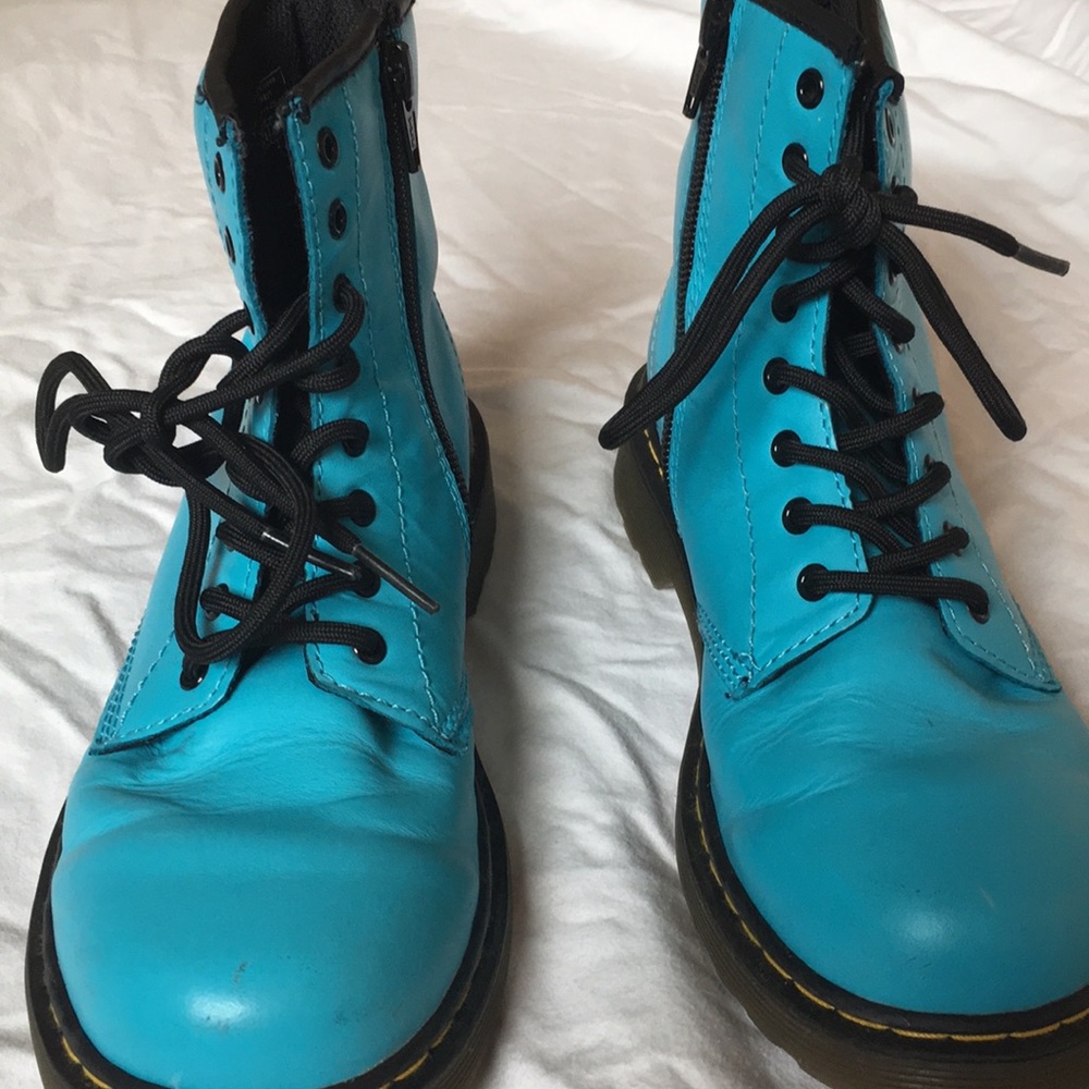 BLUE DOC MARTENS